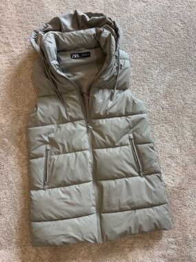 zara puff hooded vest
